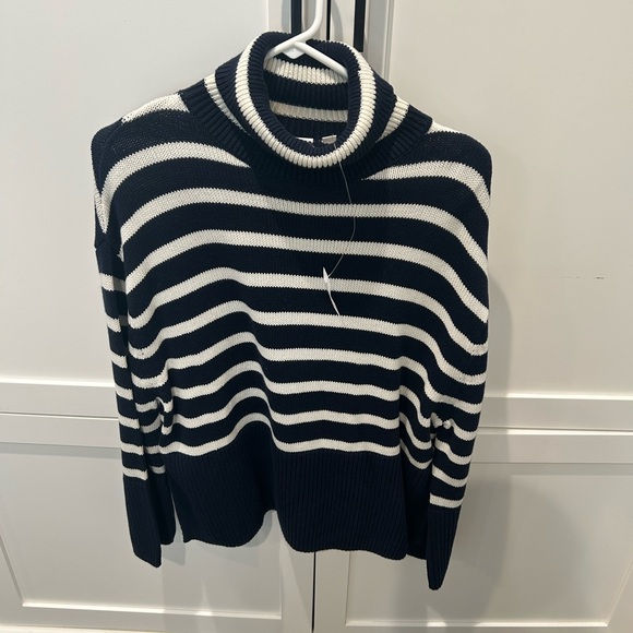 NWT GAP Oversized Navy & Cream Striped Turtleneck Sweater size XS - Picture 1 of 5